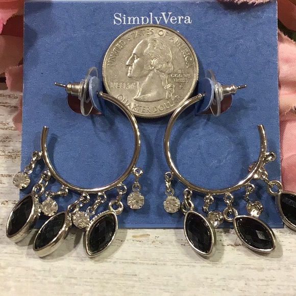 Simple Vera Hoops - Picture 6 of 6